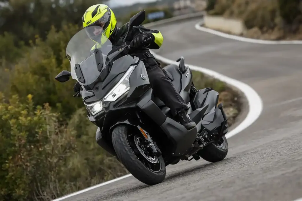 Melhor que XMAX? Scooter premium SR4 MAX da Voge virá ao Brasil