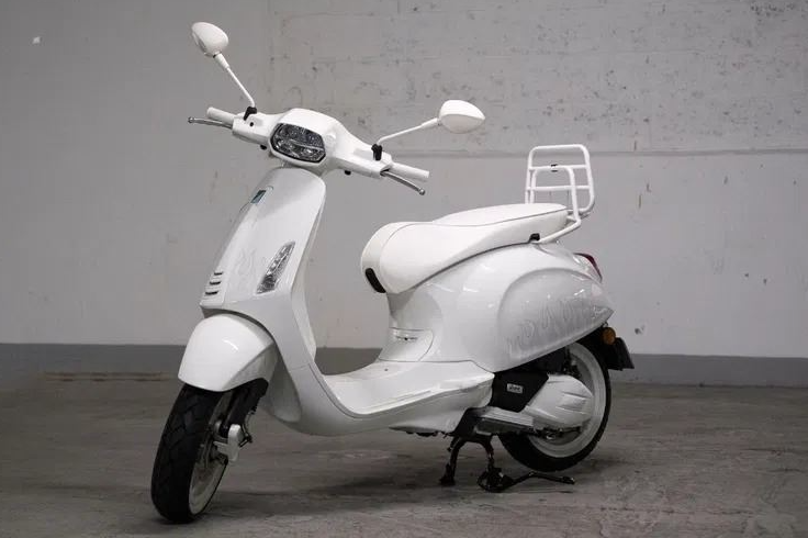 Vespa Justin Bieber vai a leilão por menos de R$ 1.000