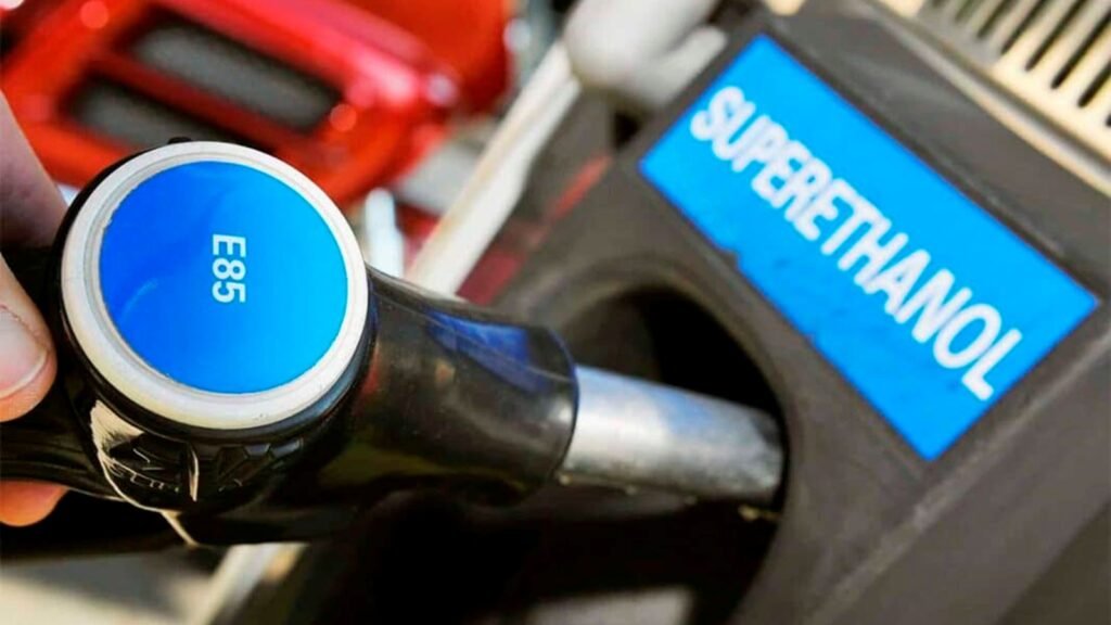 Mais etanol que gasolina? Novo combustível para motos