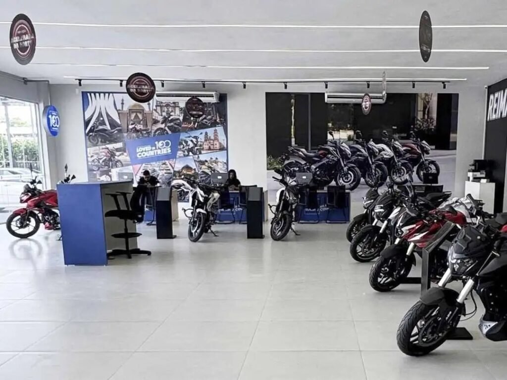 Quantas concessionárias Bajaj existem no Brasil?