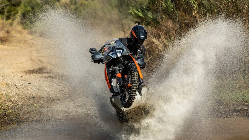 O que mudou na KTM 790 Adventure para encarar a Ténéré 700