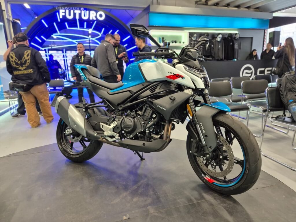 CFMOTO lança NK 450, mas sem preço ou data de chegada