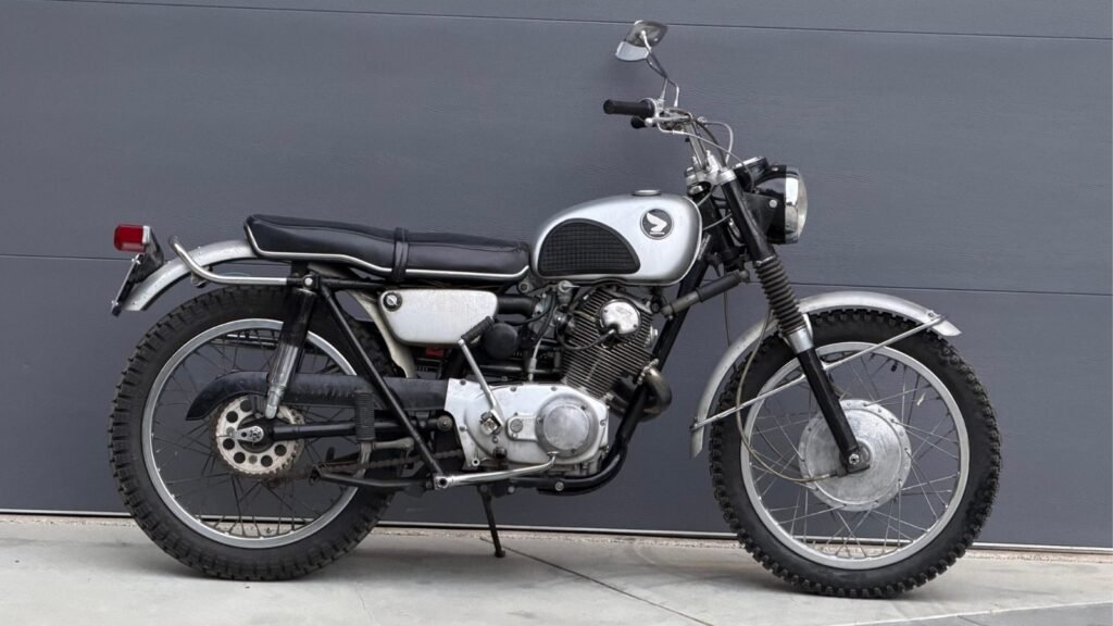 sortudo comprou moto de Elvis em leilão