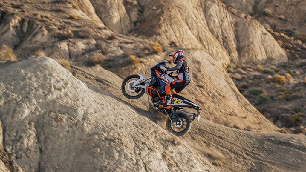 Retorno da lenda! KTM 990 Adventure deve voltar em 2027